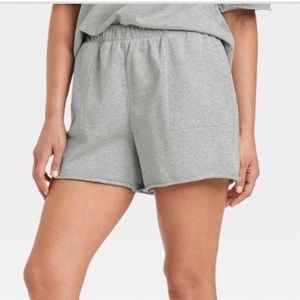 Women' High-Rie French Terry Pull-on Hort - Univeral Thread™ Sz Small